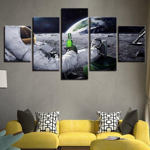 astronaute buvant de la birebeer drinking astronaut 5 pices peinture sur toile impression sur toile toile art pour la dcoration intrieure0dic0